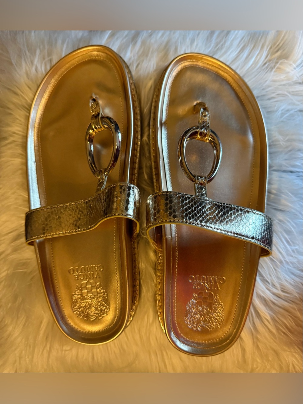 VINCE CAMUTO Genri Gold Metallic Leather Flat Sandals. NIB